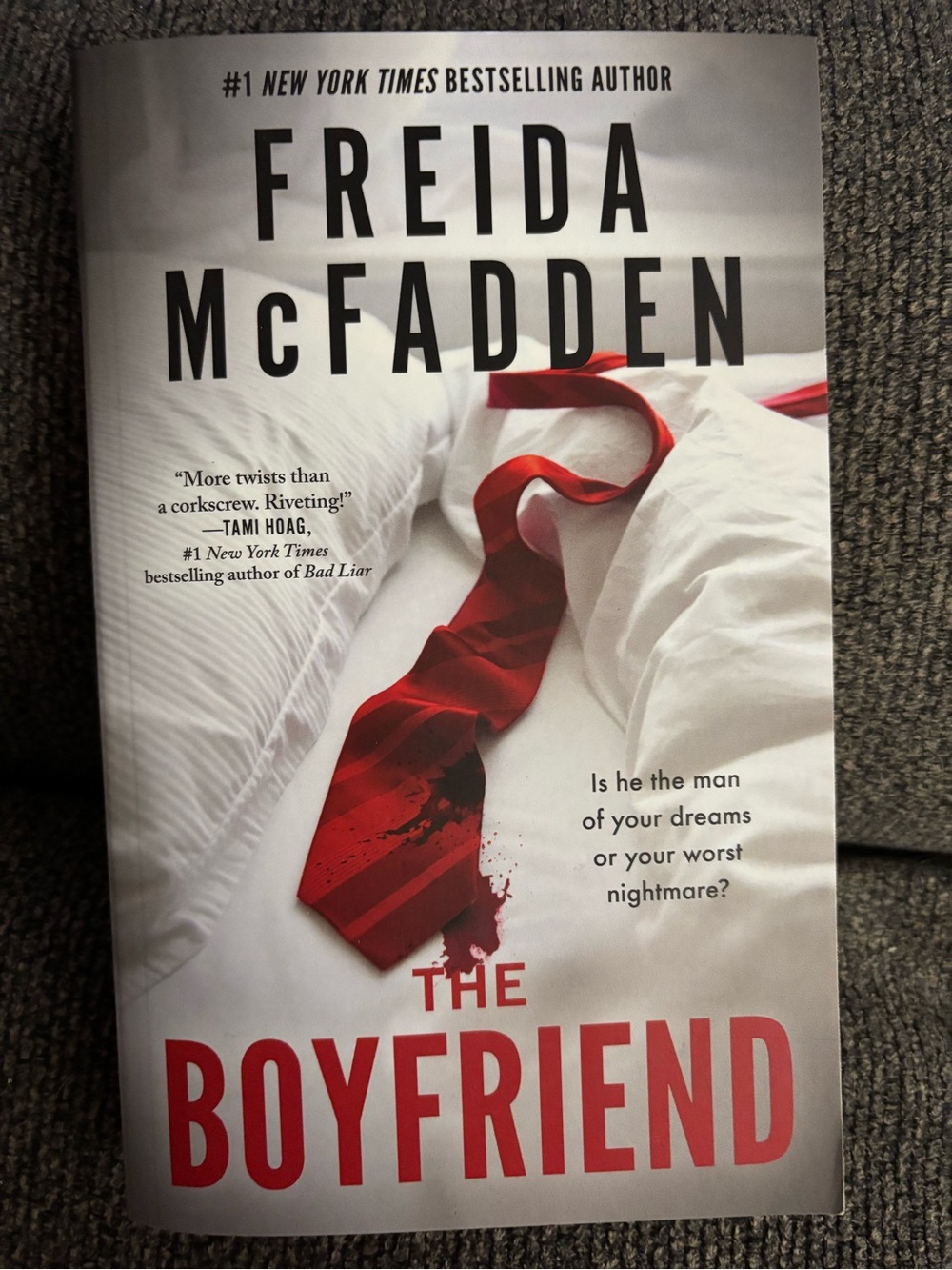 Freida McFadden "The Boyfriend"